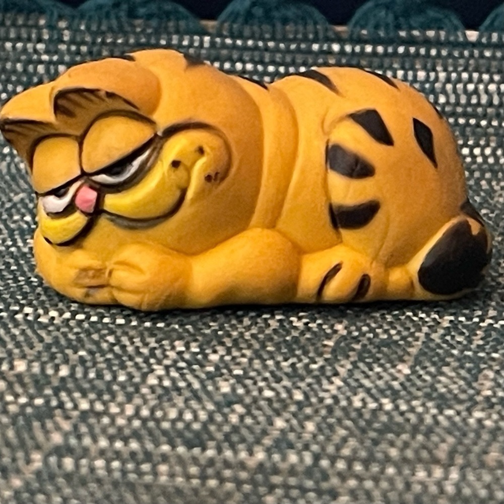 Vintage 1981 Garfield Rubber Eraser/Toy!